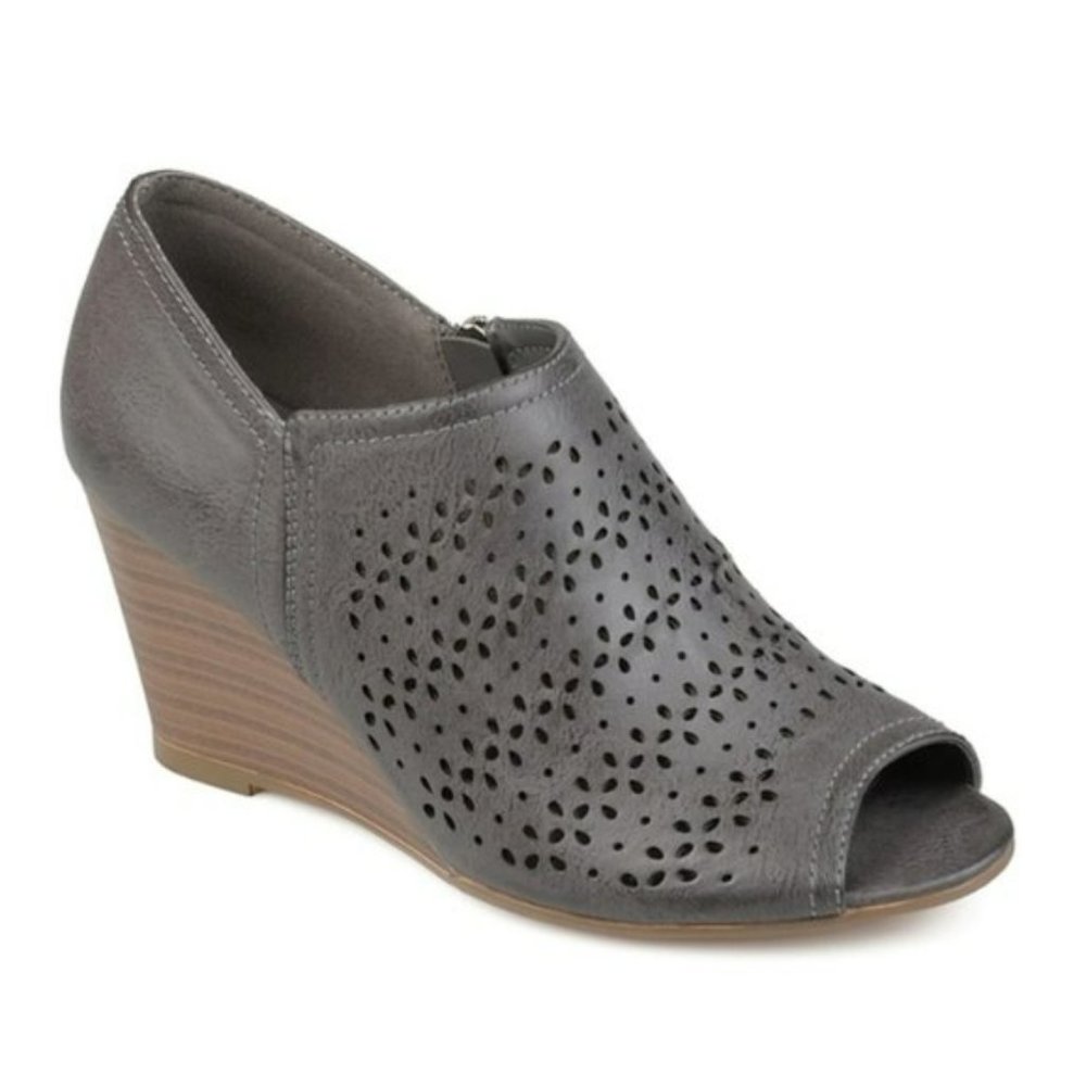 Journee Collection Britny Wedge-7.5 - Picture 1 of 9